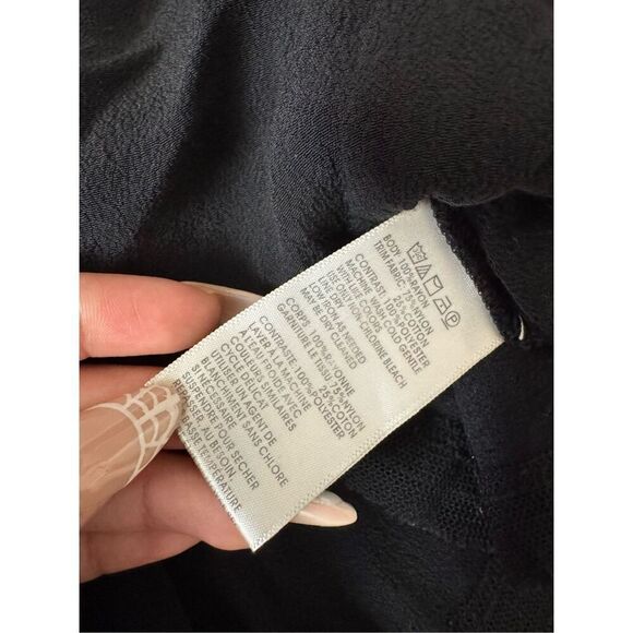 Black tank top - Picture 4 of 7